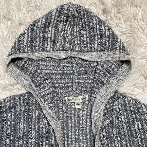 🎉HP🎉 Closet Space Hooded Open Cardigan 💗 Gray & White - Picture 5 of 14
